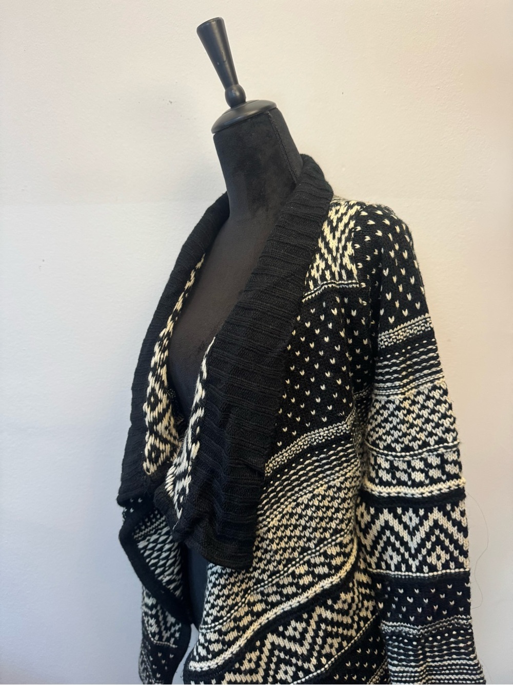 Black & Brown Knitted Cardigan - Picture 3 of 10